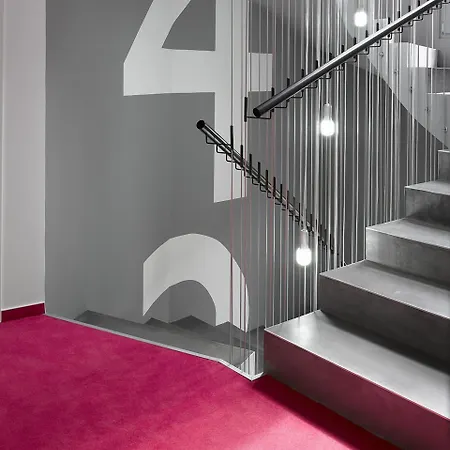 Moods Boutique 4*
